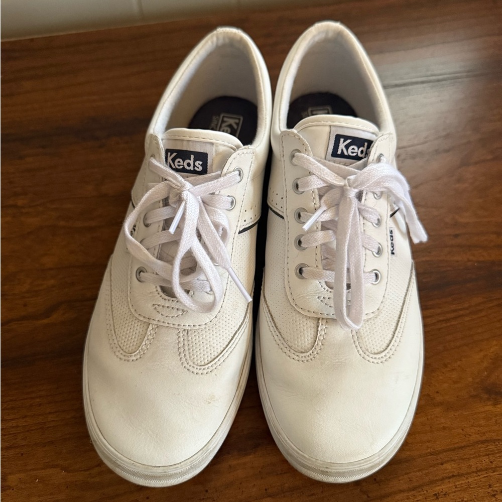 Women’s Size 8 Lace Up Keds w/ Memory Foam